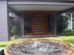 contemporary-pivot-door-and-sidelight-entries-8
